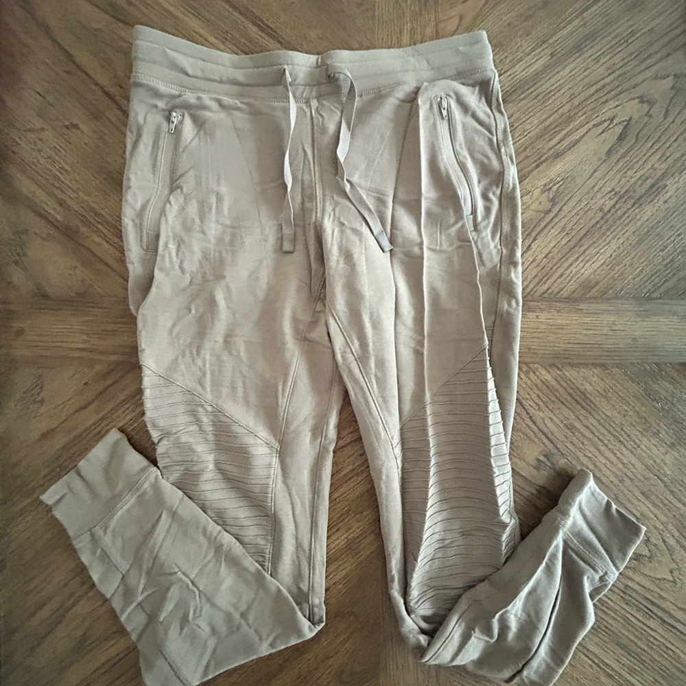 Alo Tan Jogger Pants